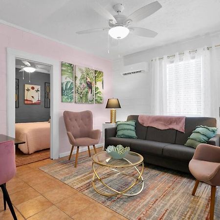 坦帕The Pink Oasis Waterfront 1 Bed Apt公寓 外观 照片