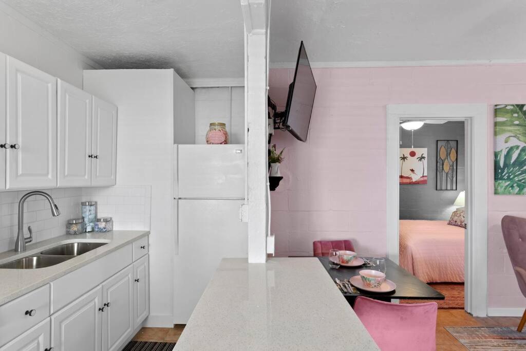 坦帕The Pink Oasis Waterfront 1 Bed Apt公寓 外观 照片