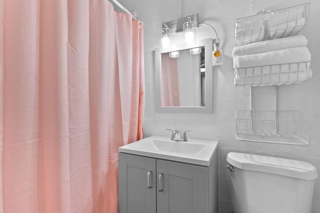坦帕The Pink Oasis Waterfront 1 Bed Apt公寓 外观 照片